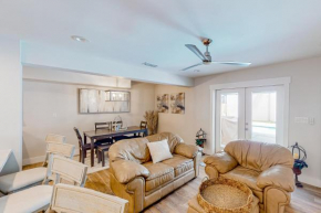 Carolyn's Beach House unit B